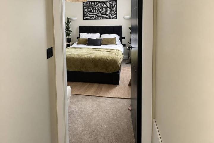 Appartement entier, Nr Airport, Sleeps 6, 5 Beds, Private Parking in Stockport, Grand Manchester