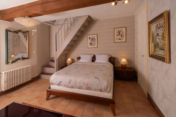 Familienfreundliche Unterkunft mit Blick auf die Loire, mit Pool und Whirlpool in Blois, Blois und Umgebung
