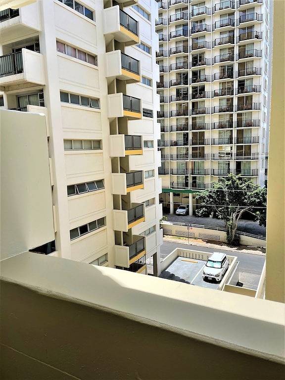 Vacation rental for 2 people, with hot tub and balcony in Honolulu