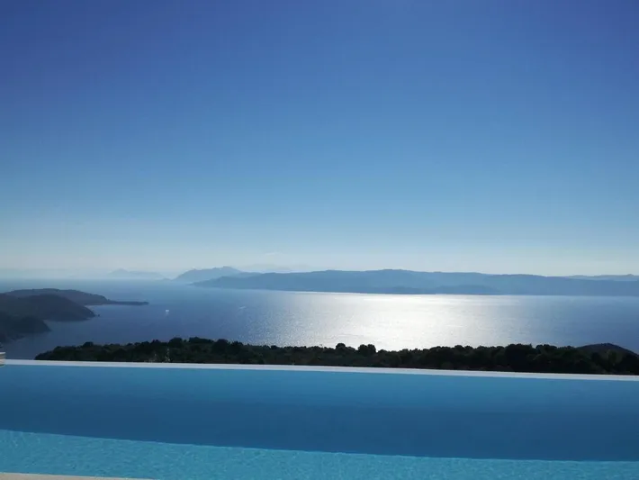 Villa for 10 people, with pool and garden as well as view - 1