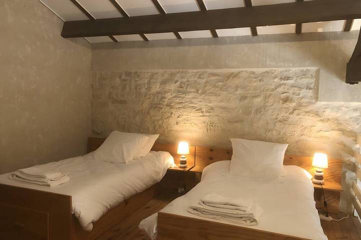 Gîte pour 6 personnes, avec piscine et jardin à Le Garn - 2