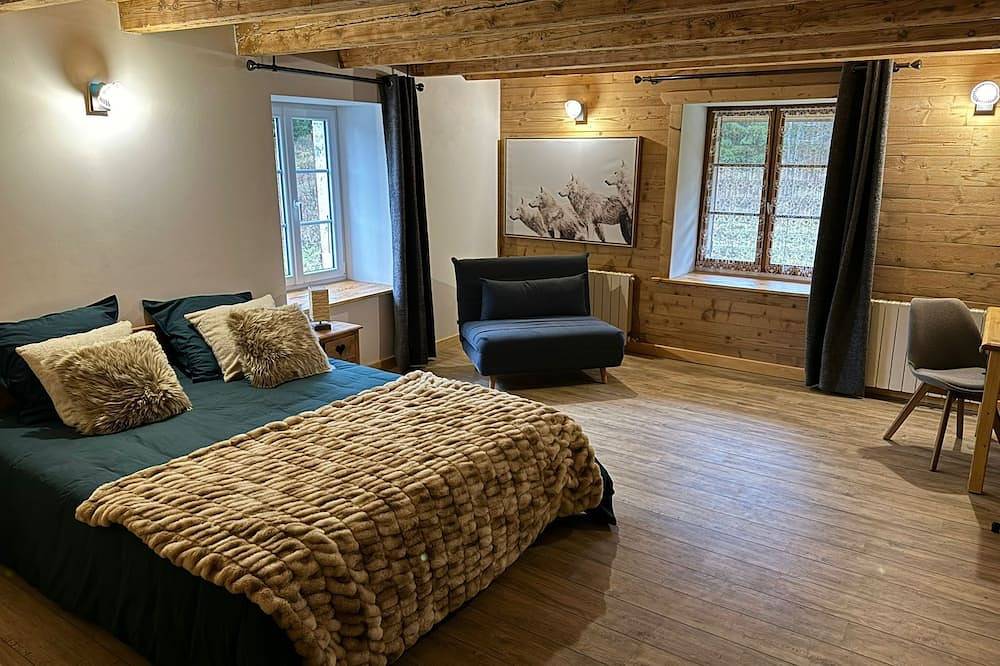 Entire apartment, Charming apartment in renovated Jura farmhouse - nature setting. in Prémanon, Parc naturel régional du Haut-Jura