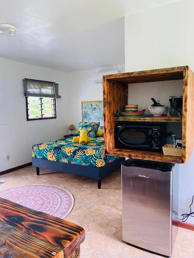 Location de vacances pour 2 personnes, avec vue ainsi que terrasse et jardin dans Huahine - 3