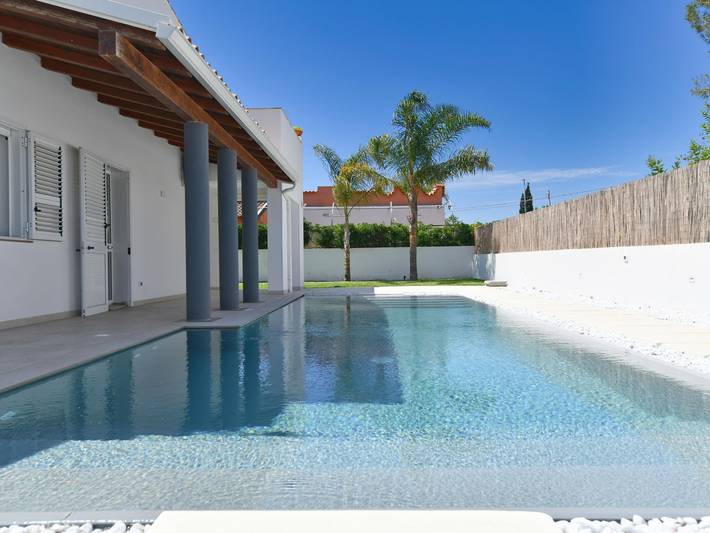 Appartamento vacanze per 5 persone, con Balcone e Terrazza nonché Giardino e Piscina a Siracusa