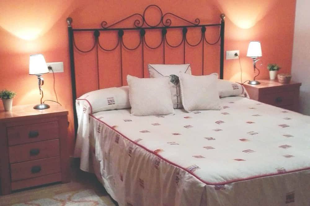 Der Aussichtspunkt von Cobeña. 60 m Haus. mit herrlichem Blick auf die Picos de Europa. in Cillorigo de Liébana, Cordillera Cantábrica