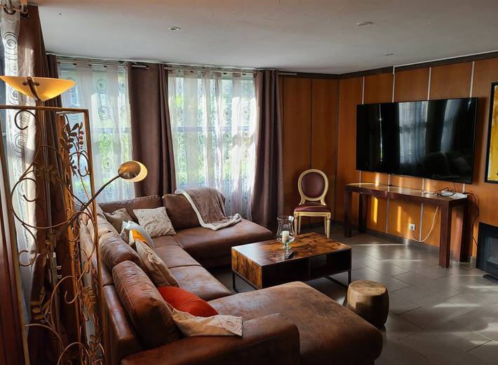 Gîte pour 12 personnes, avec Balcon ainsi que Jacuzzi et Terrasse