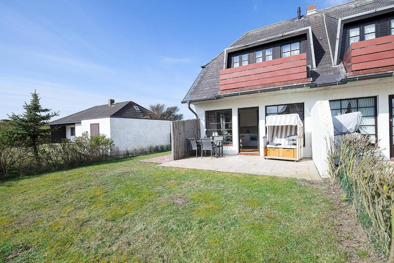 Ganze Wohnung, Strandnahe, gemütliche 2-Zimmer-Ferienwohnung mit ca. 50 m² für 2 Personen in Wenningstedt, Sylt