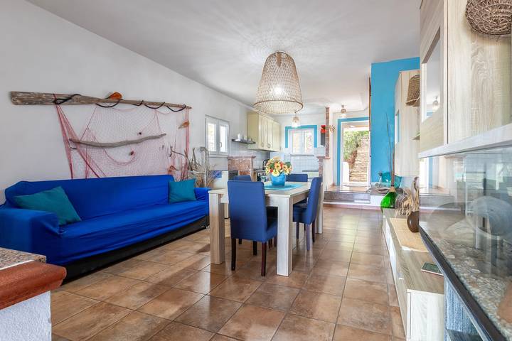 Casa vacanze 'Asinara' con vista mare, Wi-Fi e aria condizionata in Stintino, Nurra