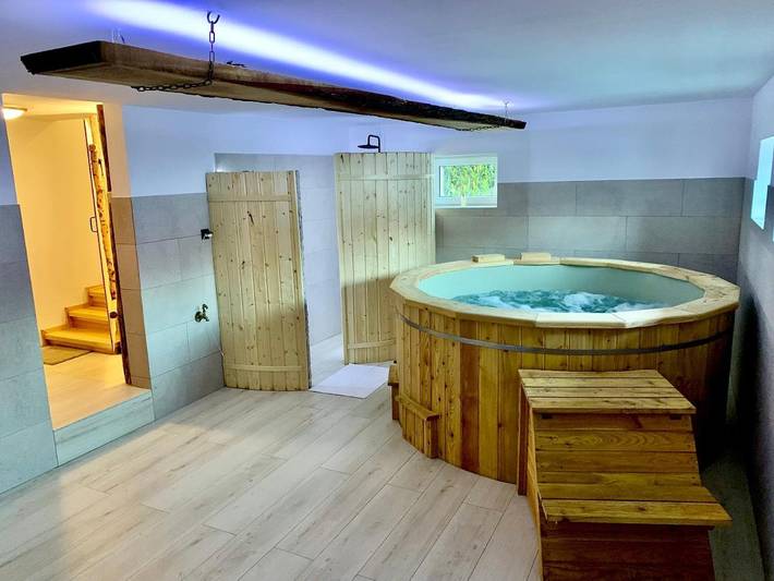 Dom dla 10 osób, z Balkon i Jacuzzi oraz Taras i Ogród w Stronie Śląskie
