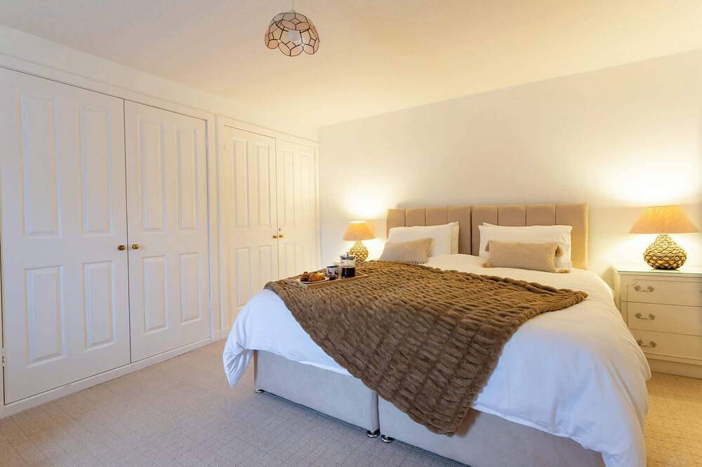 Cross Keys House - Cosy 4-Bed Cottage In Yetholm in Scottish Borders