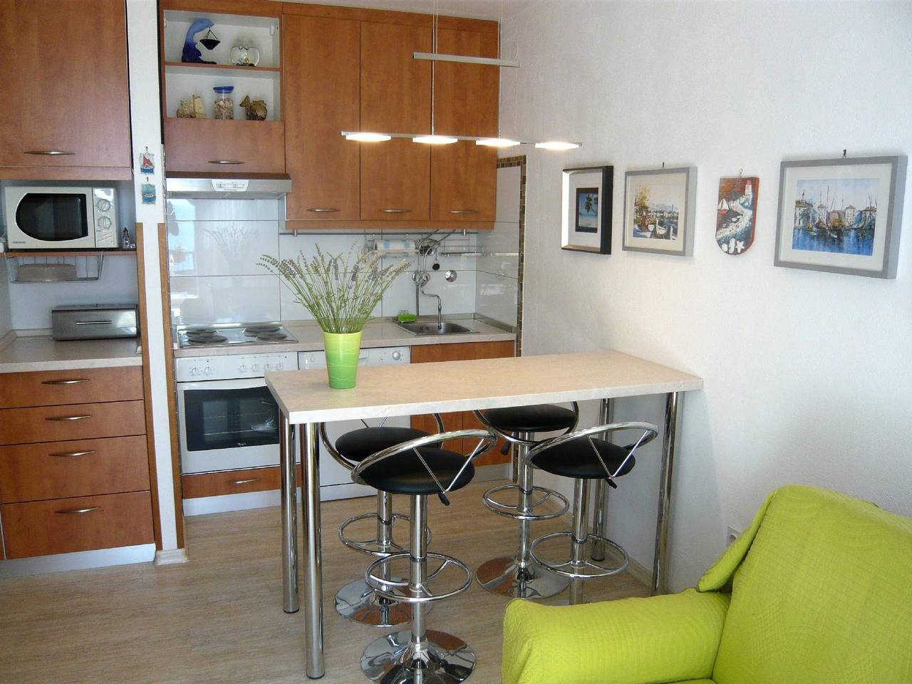 Ganze Ferienwohnung, Strandnahe Ferienwohnung mit großer Terrasse in Postira, Brac