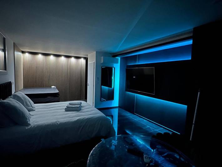 Ferienhaus für 2 Personen, mit Terrasse und Whirlpool in Martigues