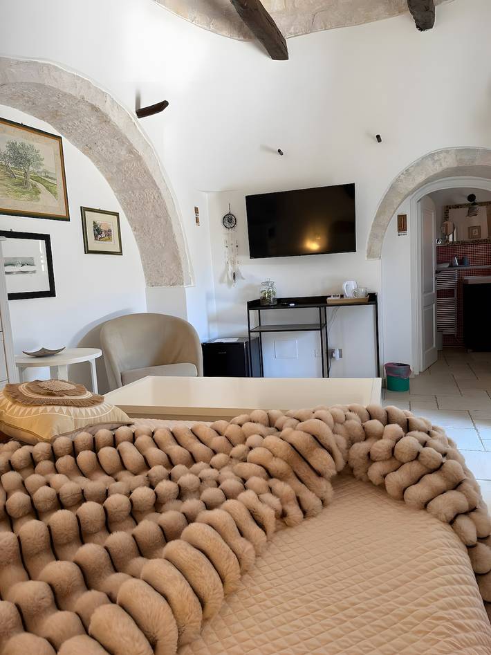 Room 'Perla' with Shared Pool, Shared Terrace and Wi-Fi in Locorotondo, Bari Province