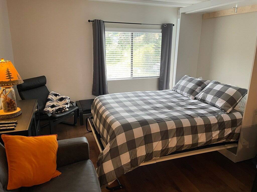 Ganze Wohnung, Hemlock Haven | Ski-in/out, Hot tub, Sauna, Pool, Wi-Fi, Bbq, Games Room, 2Queen in Fraser Valley Regional District