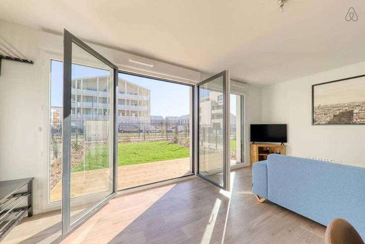 Gîte pour 8 personnes, avec terrasse et jardin à Montévrain - 4