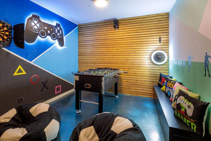 Villa pour 10 personnes, avec sauna ainsi que jardin et piscine à Brodarica - 2