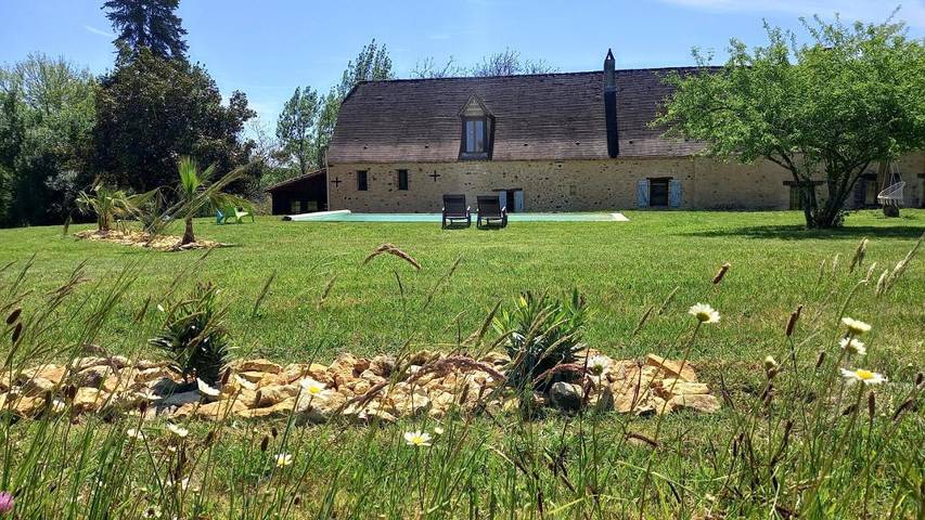 Maison de vacances pour 4 personnes, avec piscine ainsi que jardin et terrasse