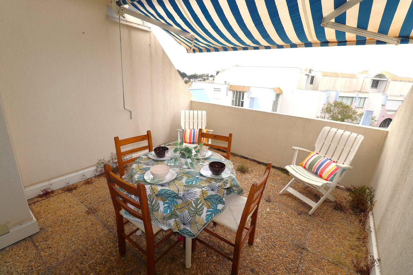 Entire studio, Studio Cabin Terrace Swimming Pool Parking Washing Machine in Le Grau-du-Roi, Côte d'Améthyste