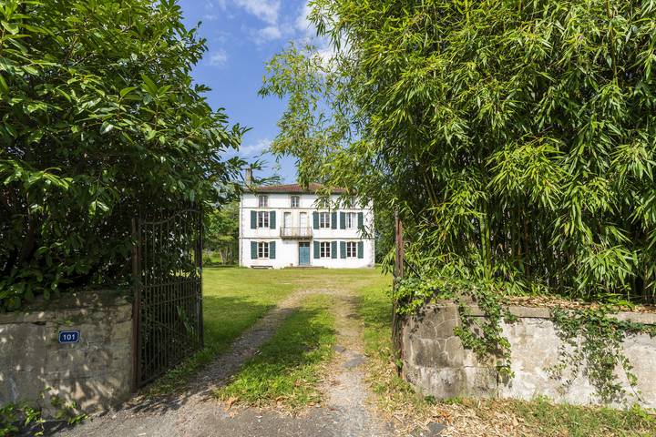 Maison de vacances pour 15 personnes, avec jardin et balcon, animaux acceptés au Pays basque