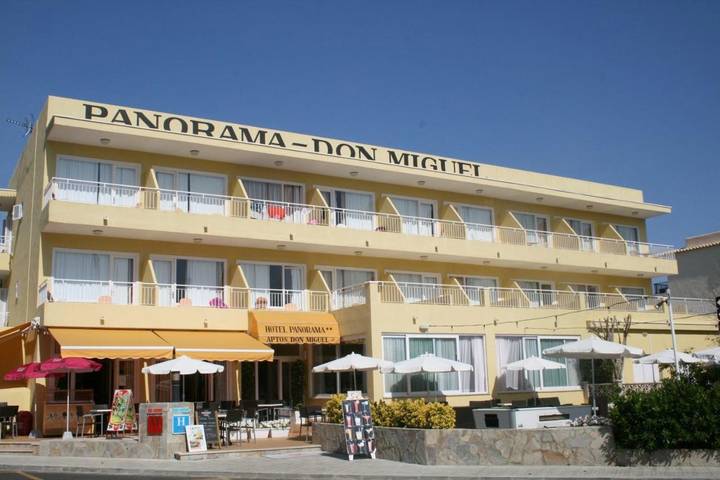 Hôtel pour 2 personnes, avec balcon ainsi que piscine et vue