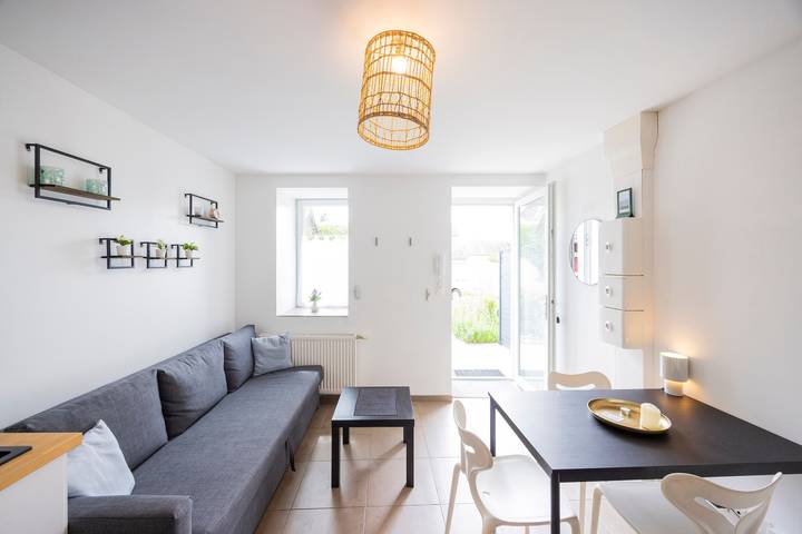 Holiday Home 'L'évasion - Duplex' with Private Terrace and Wi-Fi in Zillisheim, Mulhouse Området
