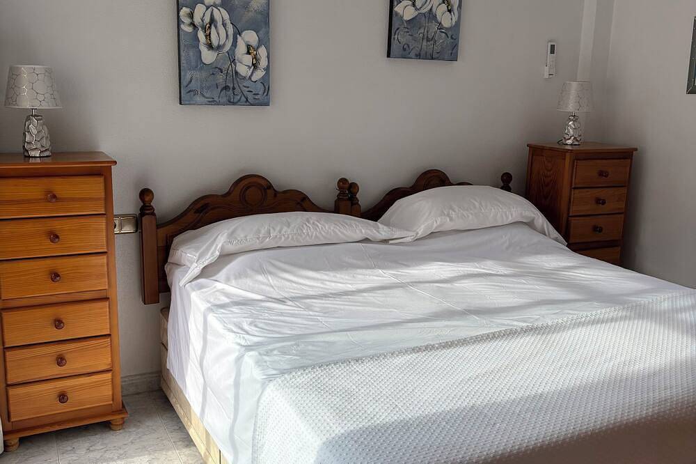 Villamartín detached luxury villa 3 bedrooms sleeps 6 Wifi, Ac, private pool. in Panorama Golf, Orihuela