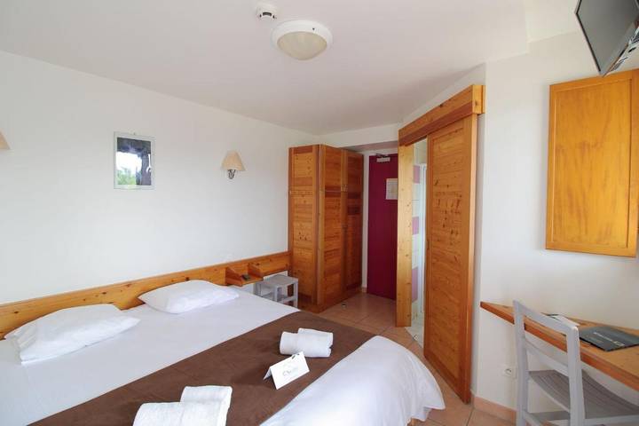Hôtel pour 2 personnes, avec sauna et piscine ainsi que terrasse et jardin, animaux acceptés dans Le saut du Doubs - 2