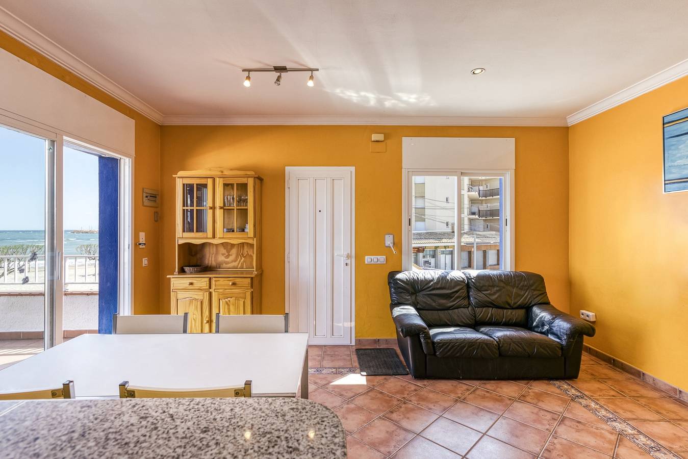 Ganze Wohnung, Apartment 'Mimosa' mit Meerblick, Wlan und Klimaanlage in l'Escala, Oberampurien