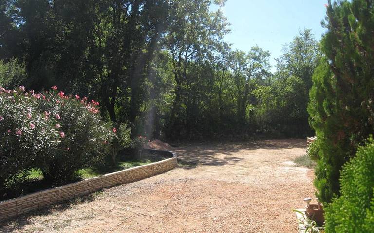 Location de vacances pour 6 personnes, avec piscine ainsi que terrasse et jardin, animaux acceptés à Forcalqueiret - 4