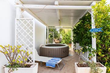 Villa for 2 Guests in Ostuni, Adriatic Sea, Picture 1