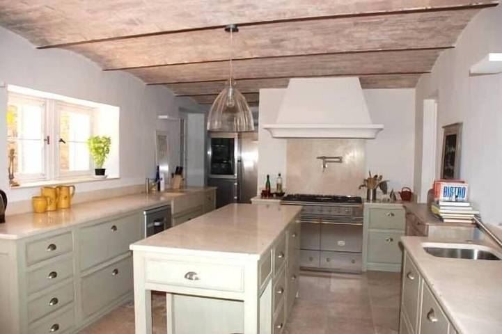 Gîte pour 12 personnes, avec terrasse ainsi que jardin et jacuzzi à Puyvert - 3