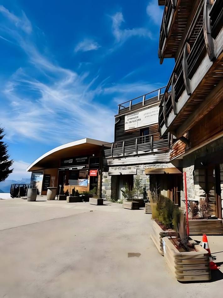 Ganze Wohnung, Gemütliche Ferienwohnung für 5 Personen direkt an der Piste mit Bergblick in Chamrousse, Nationalpark Écrins