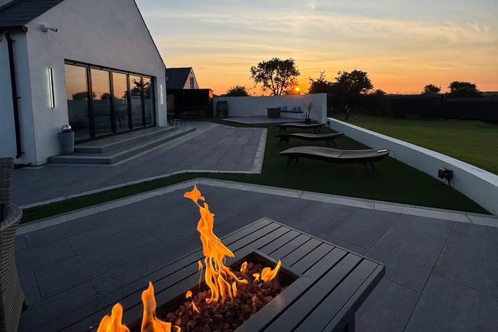 Holiday rental for 20 people, with Balcony and Hot tub as well as Terrace and Garden in County Antrim