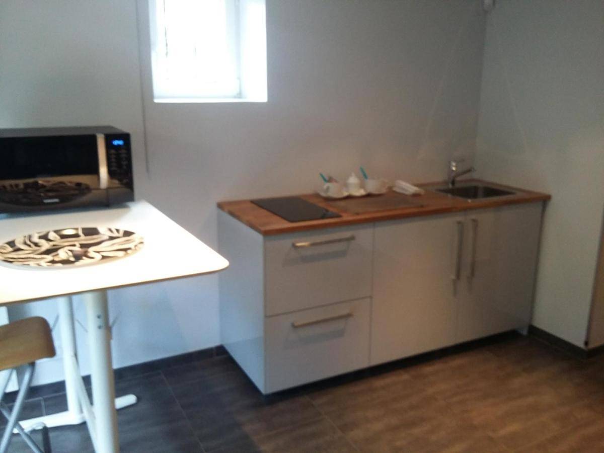 Appartement entier, One-Bedroom Apartment in La Haie-Fouassière, Région de Nantes