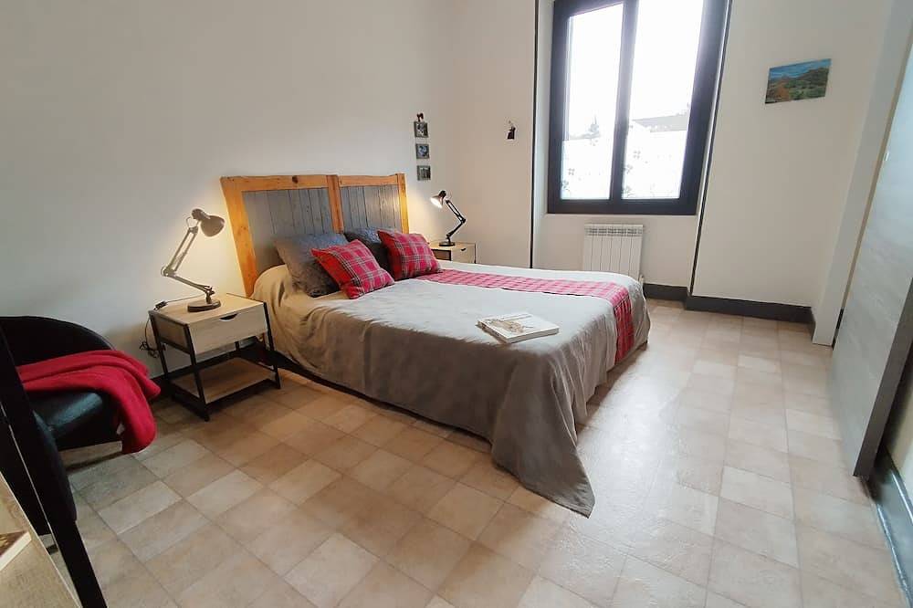 Appartement entier, Le Sancy vue sur château de Murol location vacances in Murol, Parc naturel régional des Volcans d'Auvergne