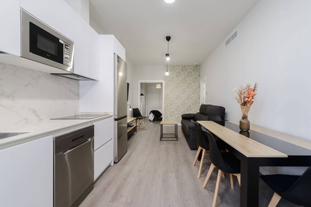 Entire apartment, Torrejón Suites Apartment. Under 9 in Torrejón de Ardoz, Madrid Province