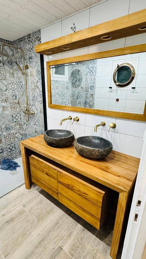 Location de vacances pour 9 personnes, avec vue ainsi que jardin et vue sur le lac, adapté aux familles dans Pors Guyon - 4