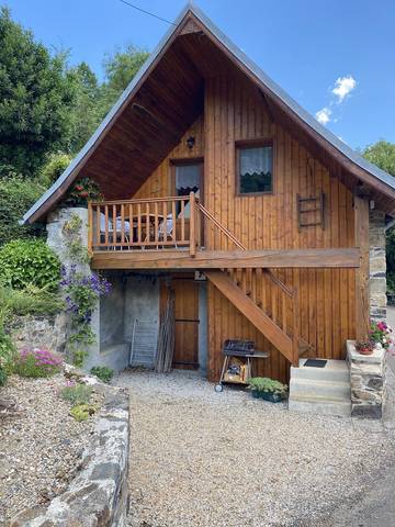Gîte pour 2 personnes, avec balcon dans l' Ariège