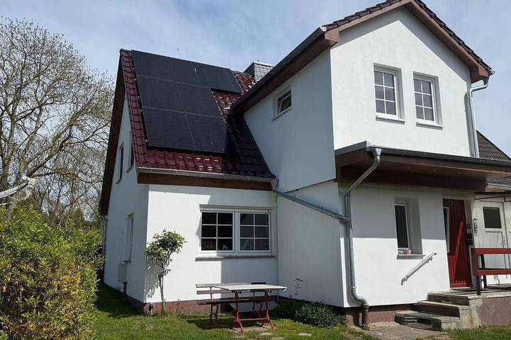 Ganze Wohnung, Doppelzimmer 1 mit zwei Einzelbetten - Ferienzimmer Präkel in Kloster, Hiddensee
