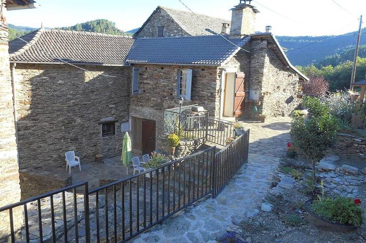 Location de vacances pour 5 personnes, avec Terrasse et Jardin à Sainte-Croix-Vallée-Française