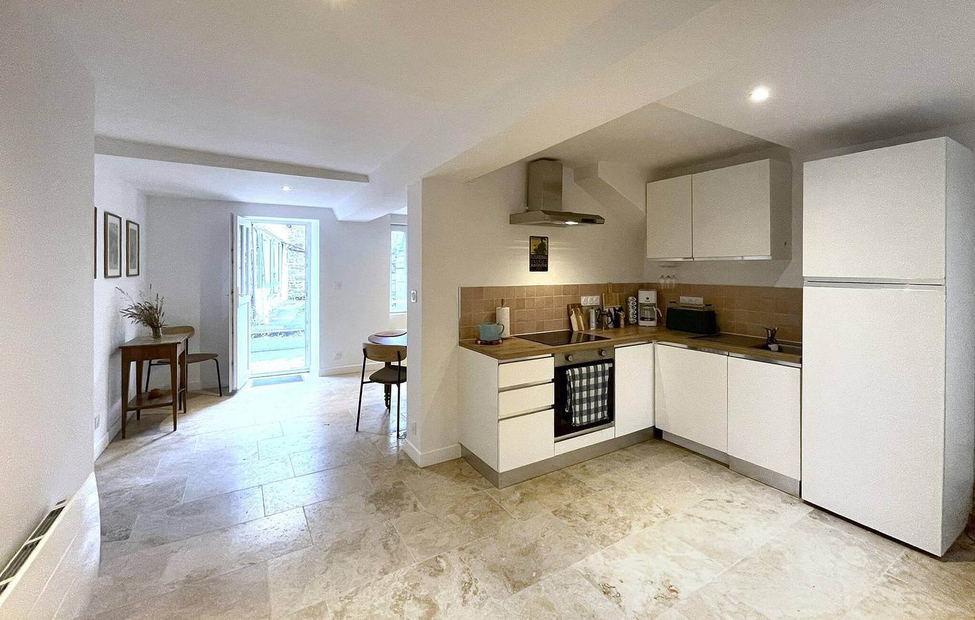 Charmant appartement de 76 m² avec Wi-Fi, parking et terrain de pétanque in La Baroche-sous-Lucé, Parc naturel régional Normandie-Maine