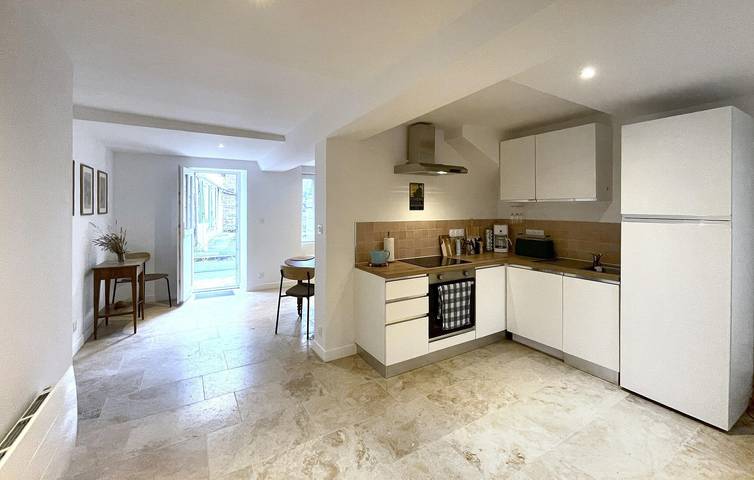 Encantador apartamento de 76 m² con wifi, aparcamiento y petanca in La Baroche-sous-Lucé, Parc naturel régional Normandie-Maine
