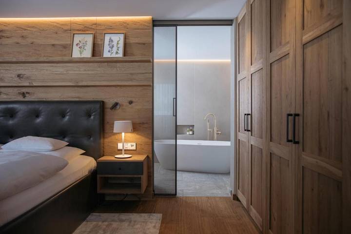 Hôtel pour 2 personnes, avec vue et sauna ainsi que piscine et jardin, animaux acceptés à Lech - 4