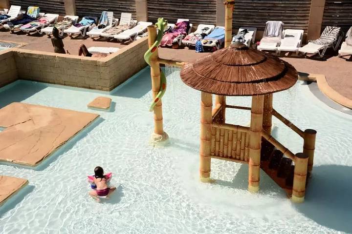 Mobil home pour 4 personnes, avec terrasse à Le Muy - 2