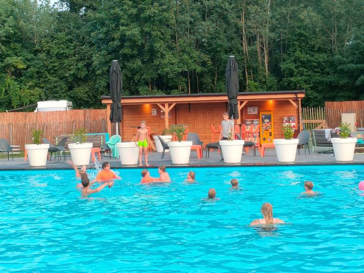 Camping für 6 Personen, mit Garten und Terrasse sowie Pool in Nordrhein-Westfalen - 4