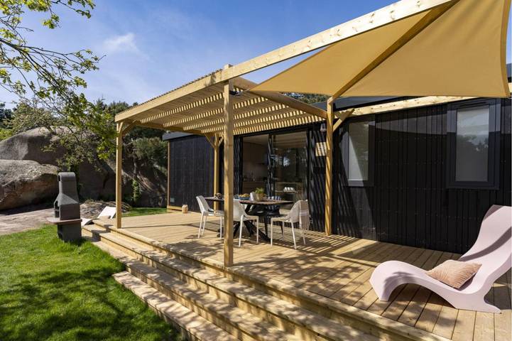 Camping pour 5 personnes, avec jardin ainsi que terrasse et piscine, animaux acceptés à Perros-Guirec - 2