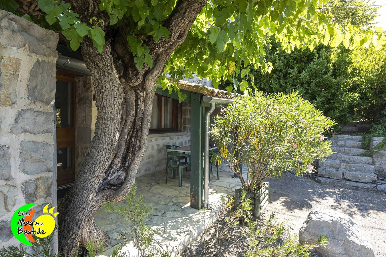 Kleines Steinhaus im Mas de la Bastide – Gîte-Dorf mit Pool & Terrasse in Joyeuse, Ardèche