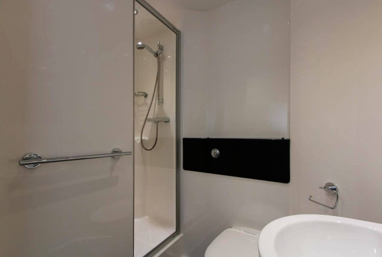 Entire holiday apartment, Double Room with Private Bathroom in Leith, Edinburgh