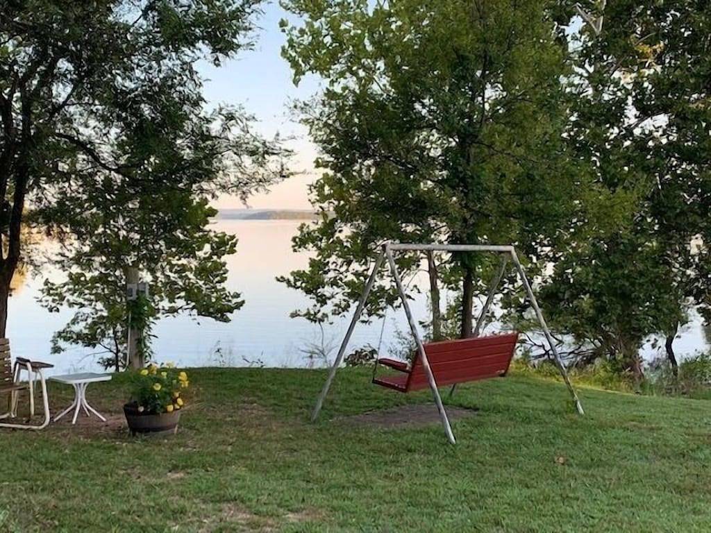 Vacation Apartment for 4 Guests in Ozark Mountains, Table Rock Lake