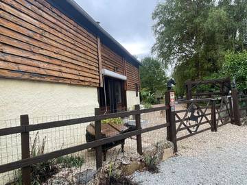 Chambre d’hôte pour 2 personnes, avec terrasse ainsi que jardin et vue à Oradour-Saint-Genest